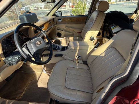 Used 1992 Jaguar XJ Vanden Plas image 17