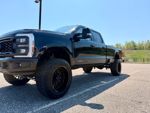 Used 2024 Ford F350 Lariat w/ Lariat Ultimate Package AWD/4WD image 4