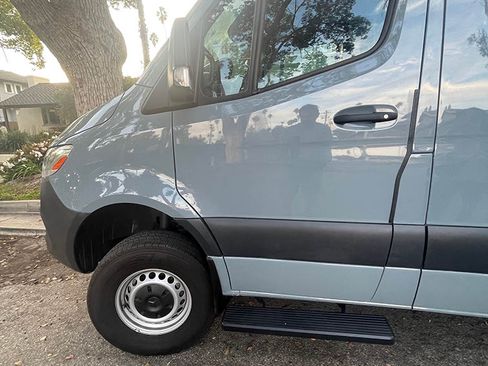 Used 2022 Mercedes-Benz Sprinter 2500 image 4