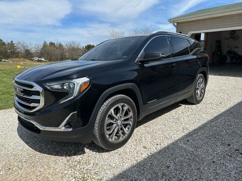 Used 2018 GMC Terrain SLT image 2