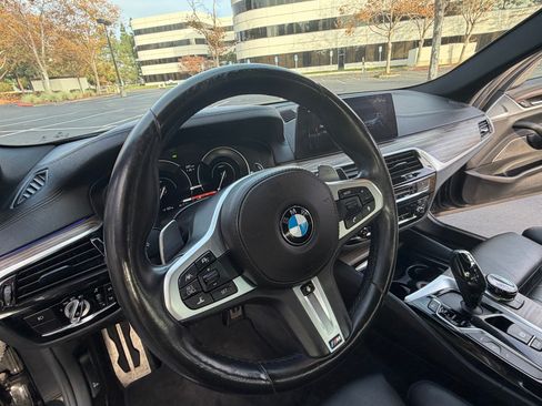 Used 2018 BMW 530e xDrive image 12