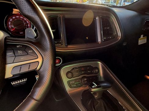 Used 2016 Dodge Challenger SRT Hellcat RWD image 8