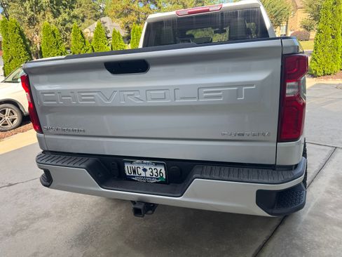 Used 2020 Chevrolet Silverado 1500 Custom w/ Custom Value Package image 6