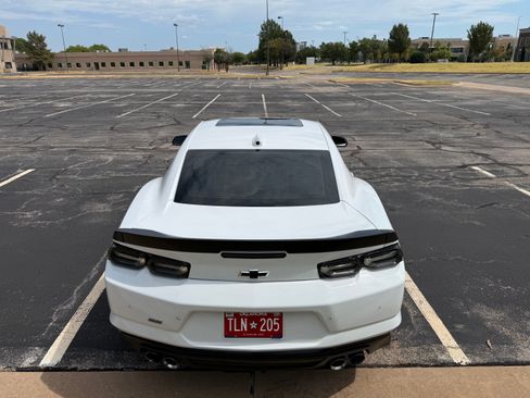 Used 2023 Chevrolet Camaro SS RWD image 8