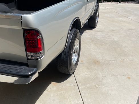 Used 2000 Toyota Tacoma 4x4 Regular Cab w/ Value Edition Plus Pkg image 6
