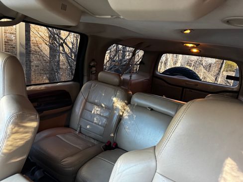 Used 2005 Ford Excursion Limited image 11