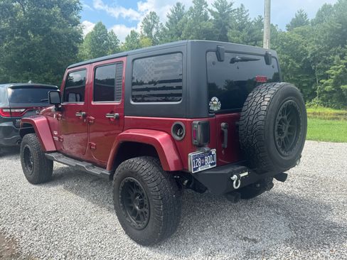 Used 2012 Jeep Wrangler Unlimited Sahara w/ Connectivity Group AWD/4WD image 21