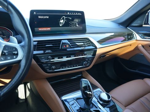 Used 2021 BMW M550i xDrive w/ Executive Package image 20