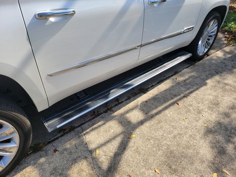 Used 2016 Cadillac Escalade ESV Platinum image 28