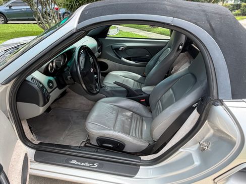 Used 2001 Porsche Boxster S RWD image 16