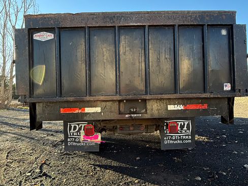 Used 2002 Ford F550 2WD Regular Cab Super Duty image 6