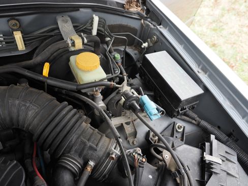 Used 2001 Nissan Pathfinder SE image 29