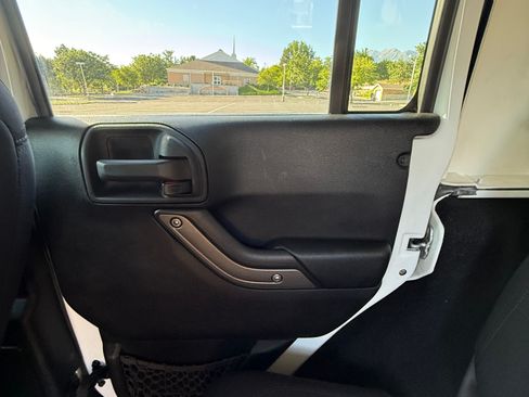 Used 2013 Jeep Wrangler Unlimited Sport AWD/4WD image 16