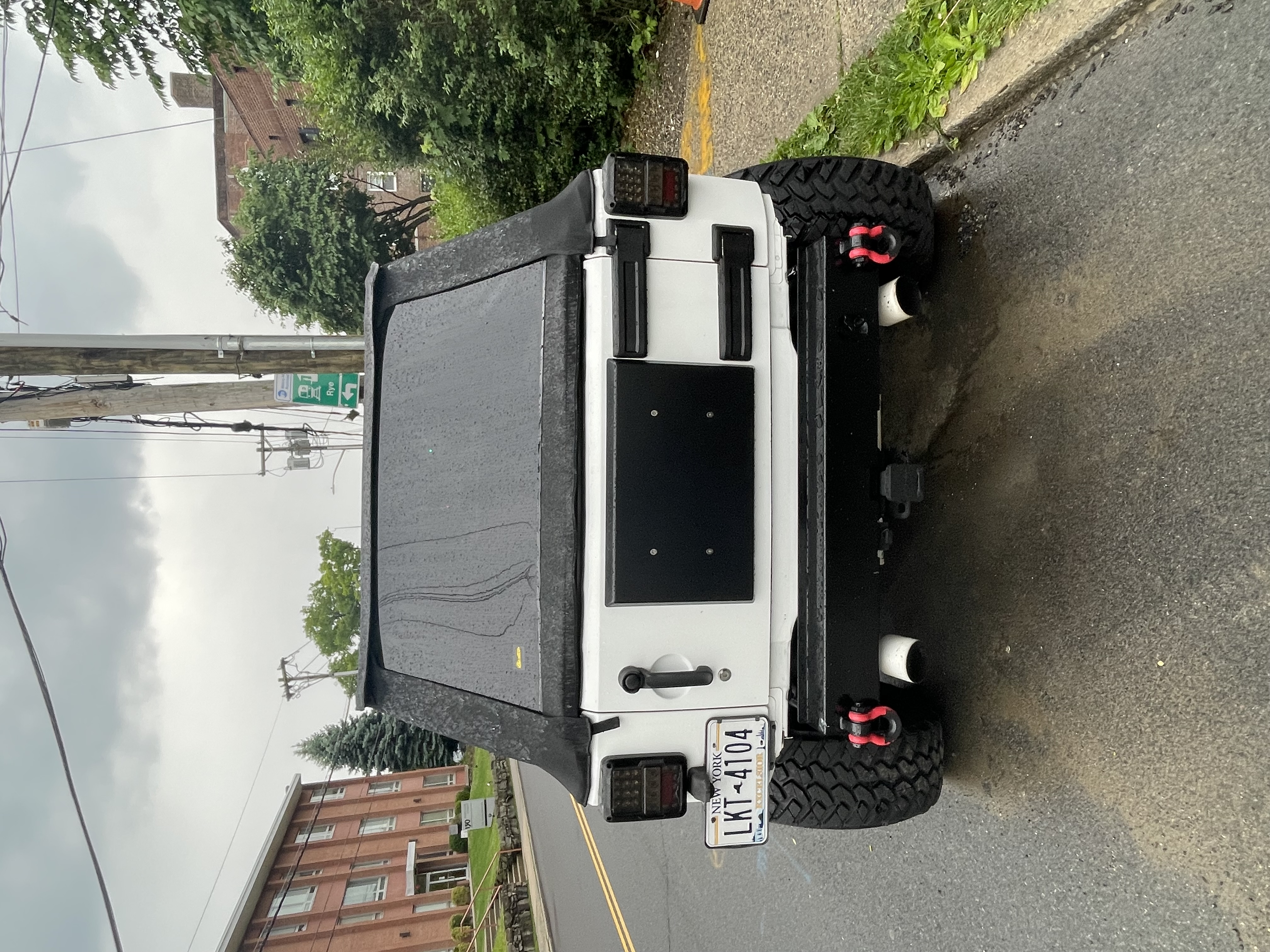 Used 2013 Jeep Wrangler Unlimited Sahara w/ Dual Top Group AWD/4WD image 15