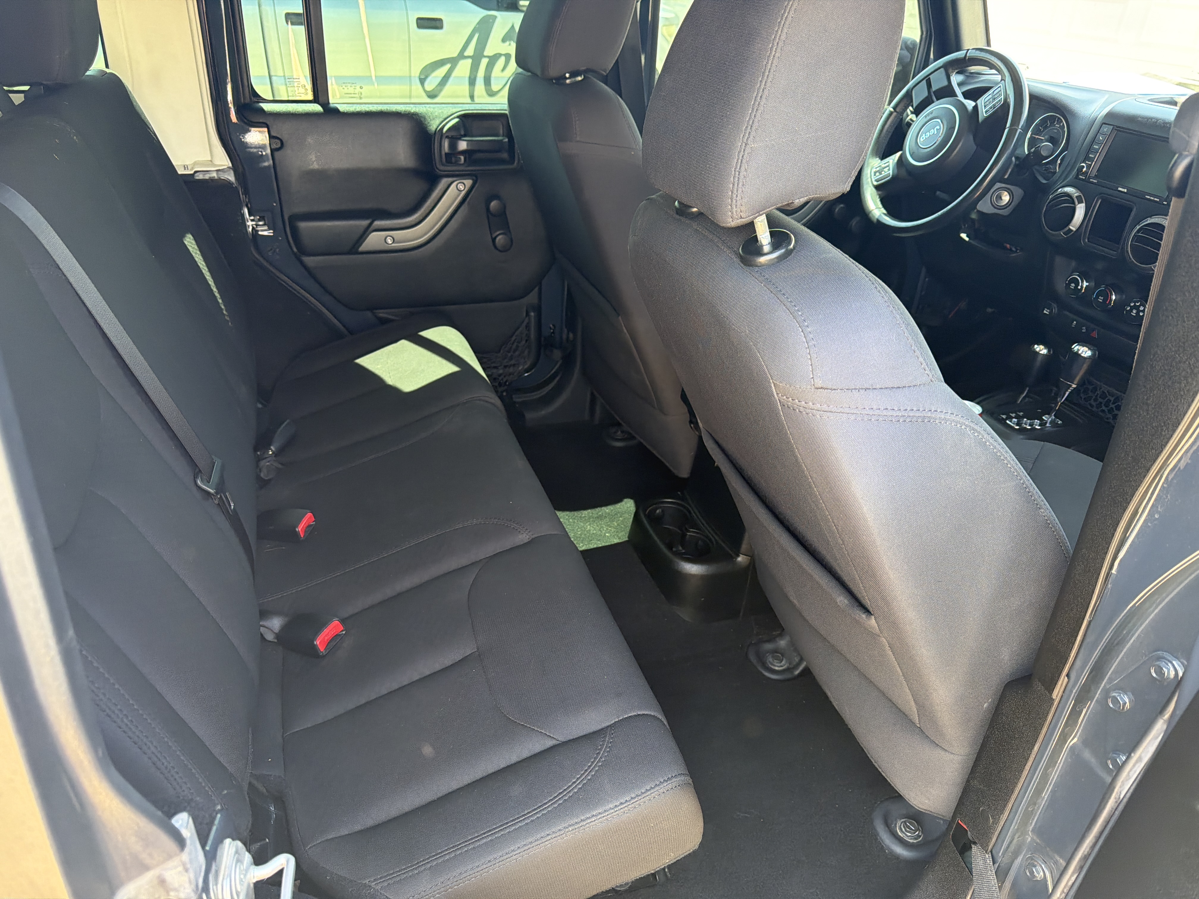 Used 2018 Jeep Wrangler Unlimited Sport w/ Connectivity Group AWD/4WD image 5