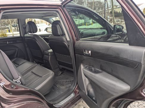 Used 2013 Kia Sorento SX w/ SX Premium Pkg image 18