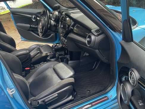 Used 2017 MINI Cooper S FWD image 10