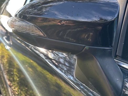 Used 2014 Toyota Venza LE w/ LE Convenience Package image 2