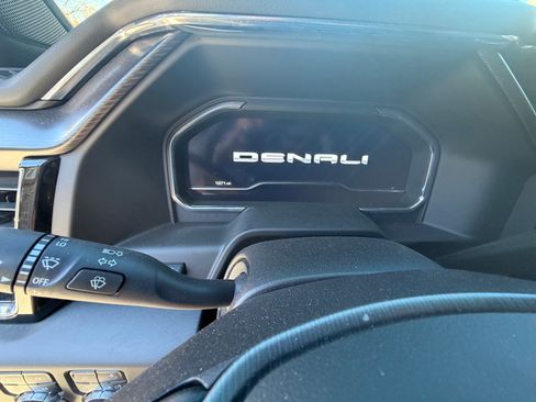 Used 2025 GMC Sierra 3500 Denali Ultimate image 15