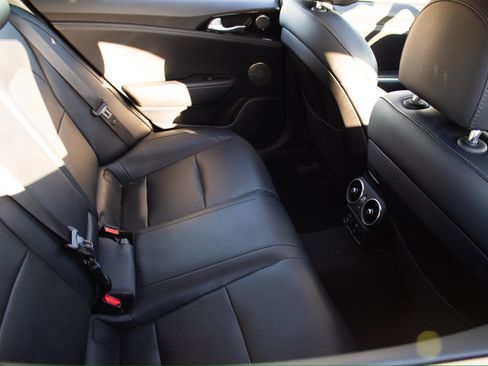 Used 2019 Kia Stinger Premium image 13