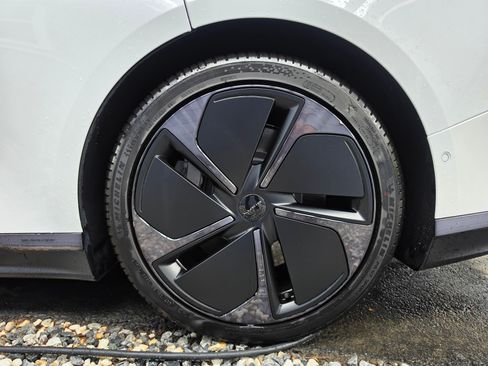 Used 2025 Lucid Air Pure RWD image 18