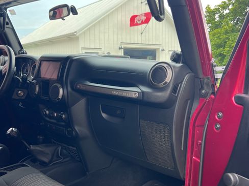 Used 2011 Jeep Wrangler Sport AWD/4WD image 8