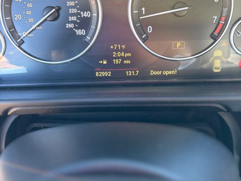 Used 2011 BMW 550i Sedan image 9