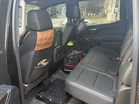 Used 2021 Chevrolet Silverado 1500 LT Trail Boss w/ Convenience Package II image 12