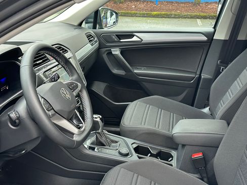 Used 2023 Volkswagen Tiguan S image 2