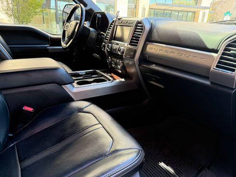 Used 2017 Ford F350 Platinum w/ Platinum Ultimate Package image 15