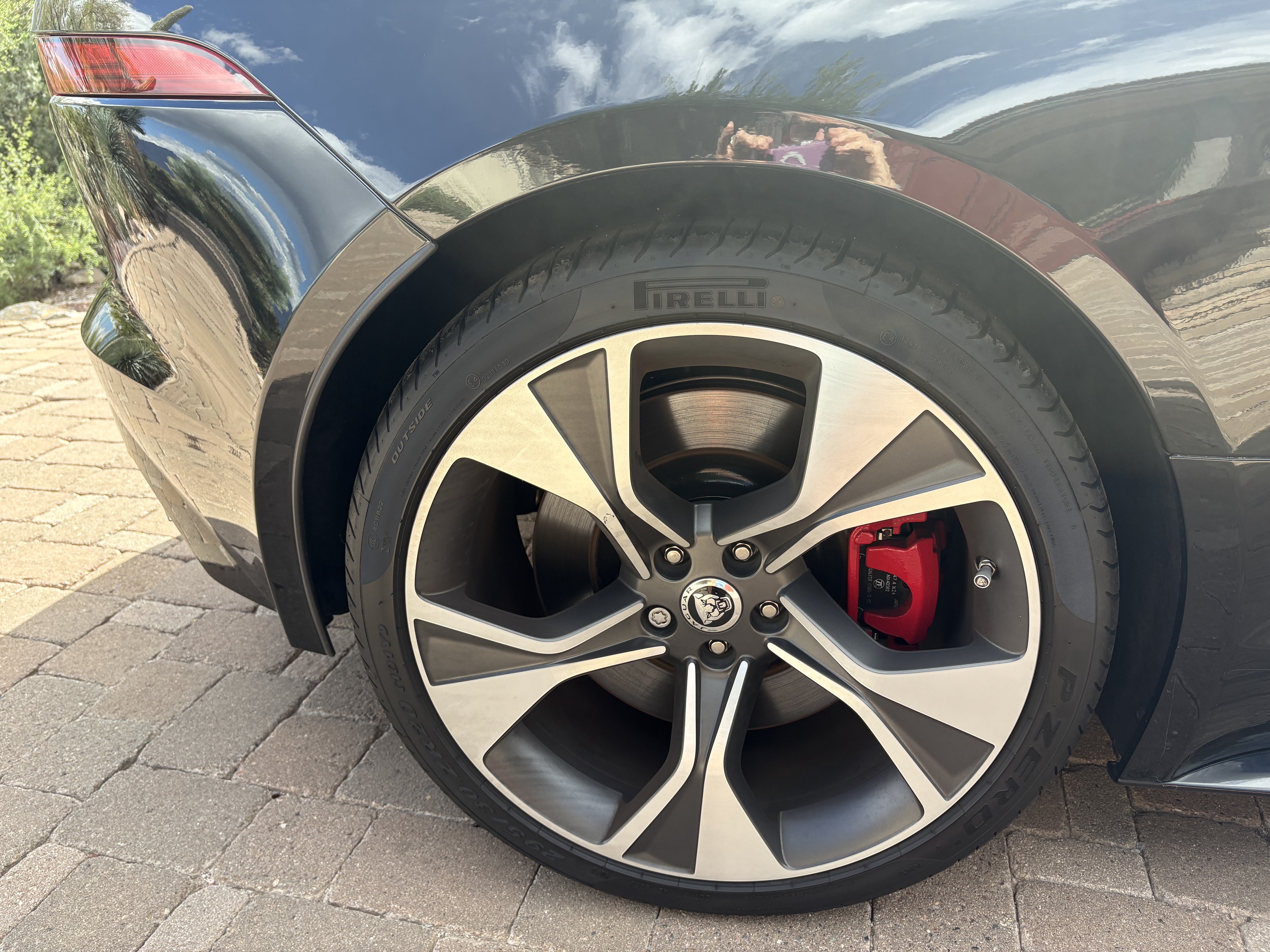 Used 2024 Jaguar F-TYPE R-Dynamic RWD image 14