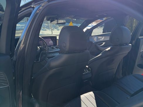 Used 2021 Mercedes-Benz E 350 4MATIC Sedan image 11