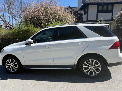 Used 2016 Mercedes-Benz GLE 350 350 Sport Utility 4D image 8