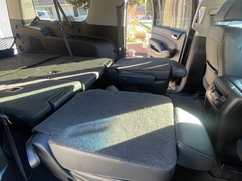 Used 2017 Chevrolet Suburban Premier image 17