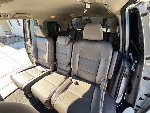 Used 2014 Honda Odyssey Touring image 9