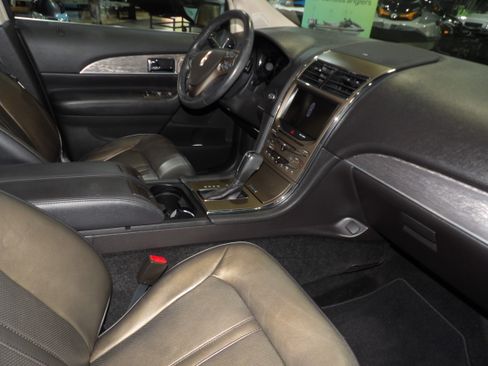 Used 2013 Lincoln MKX FWD image 14