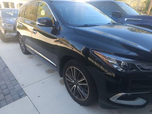Used 2016 INFINITI QX60 Luxe w/ Deluxe Technology Package image 4