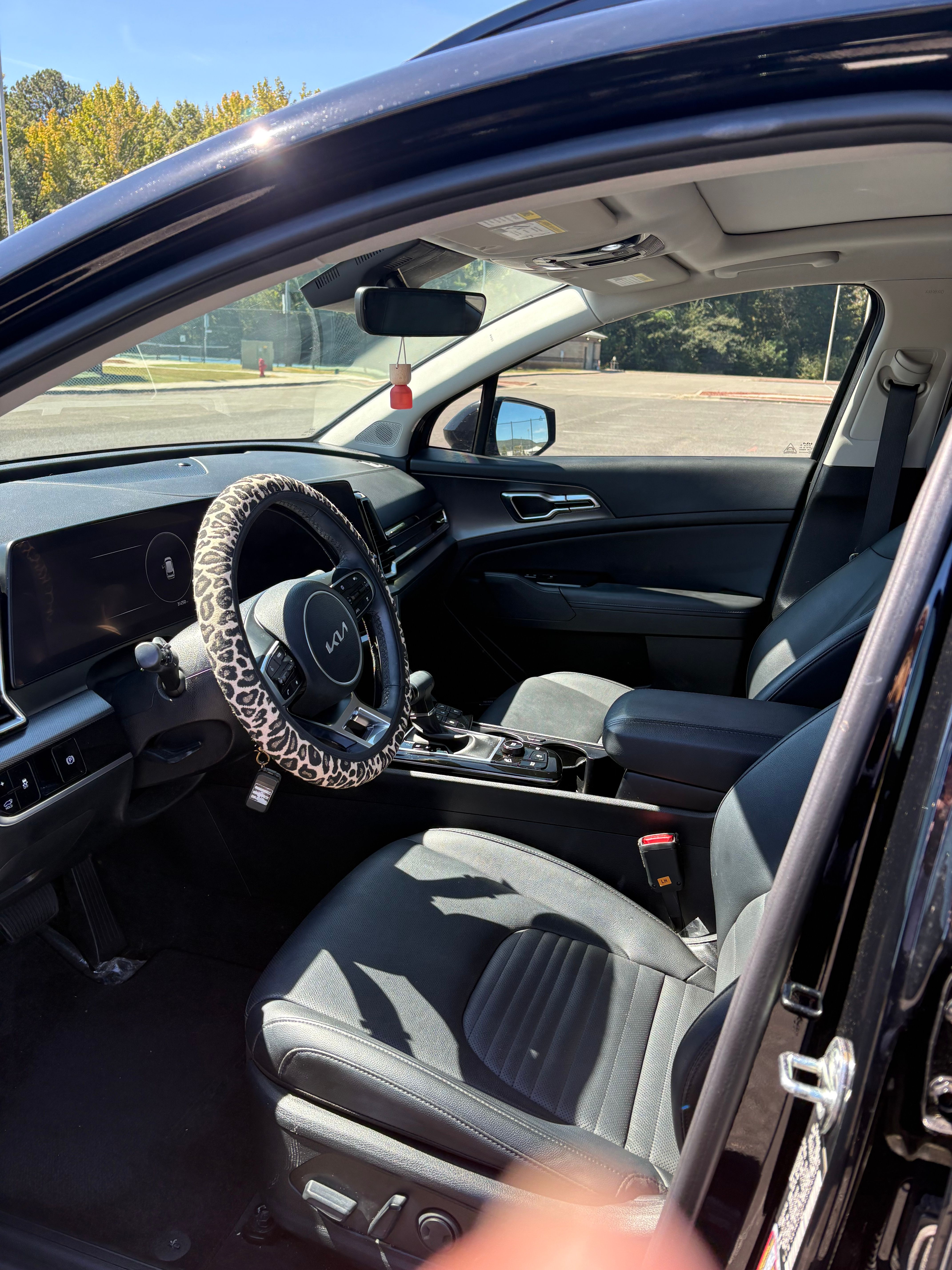 Used 2025 Kia Sportage SX FWD image 16