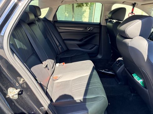 Used 2019 Honda Accord Touring image 6