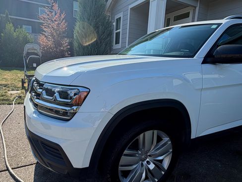Used 2018 Volkswagen Atlas Launch Edition AWD/4WD image 4