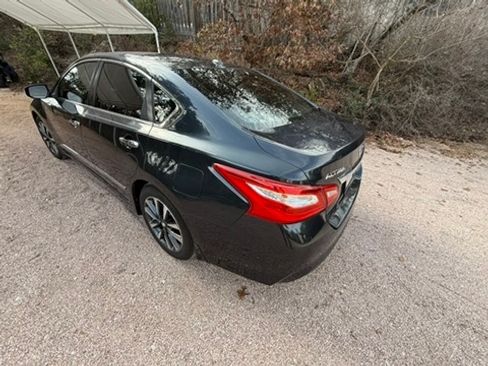 Used 2016 Nissan Altima 2.5 SV w/ Convenience Package image 5