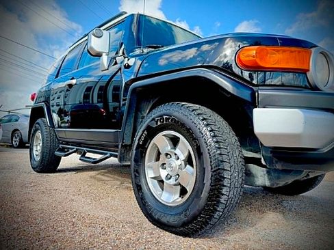 Used 2010 Toyota FJ Cruiser 4WD w/ Convenience Pkg image 5
