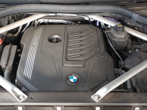 Used 2022 BMW X7 xDrive40i w/ M Sport Package image 15