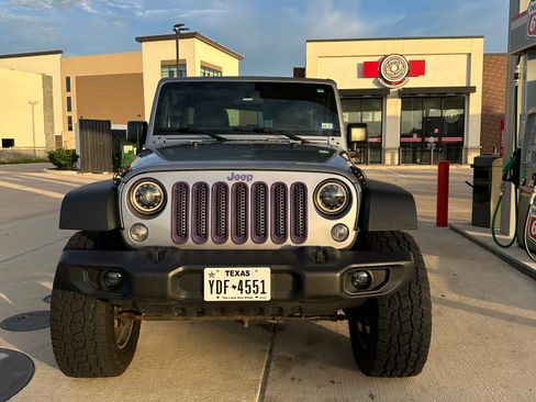 Used 2017 Jeep Wrangler Unlimited Sport w/ Max Tow Package AWD/4WD image 5