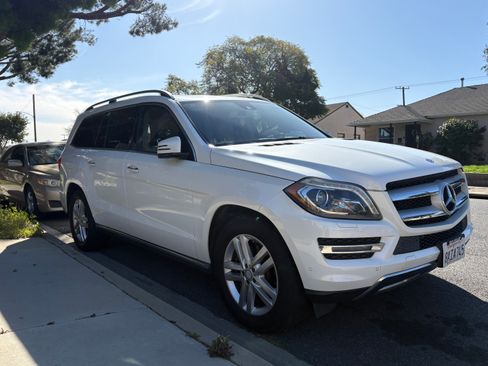 Used 2015 Mercedes-Benz GL 450 4MATIC image 2