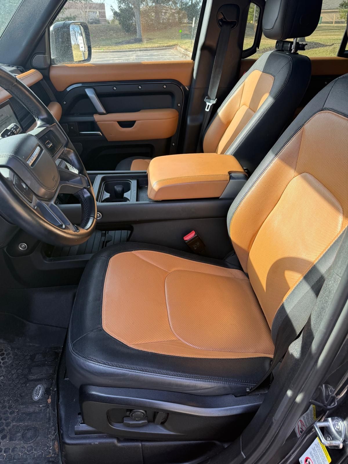 Used 2023 Land Rover Defender 110 X-Dynamic SE AWD/4WD image 5