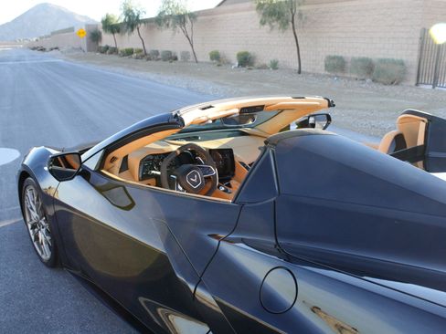 Used 2024 Chevrolet Corvette Stingray Premium Conv w/ Z51 Performance Package image 31