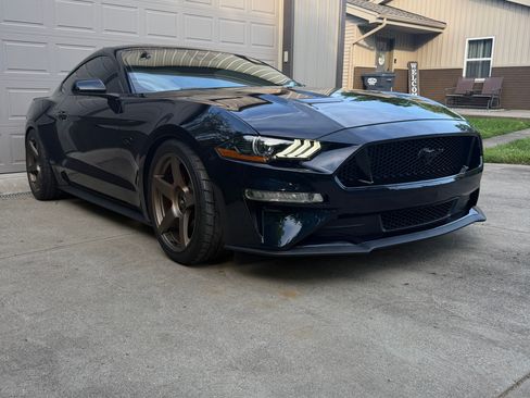 Used 2021 Ford Mustang GT w/ Black Accent Package RWD image 9
