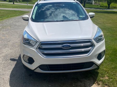 Used 2017 Ford Escape Titanium AWD/4WD image 4