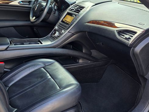 Used 2019 Lincoln MKZ Reserve image 15